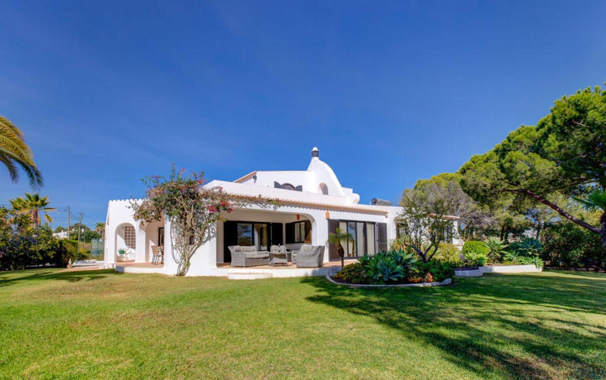 Villa Barlavento - Stunning 4-Bedroom Villa With Tennis Court Carvoeiro  Exterior photo